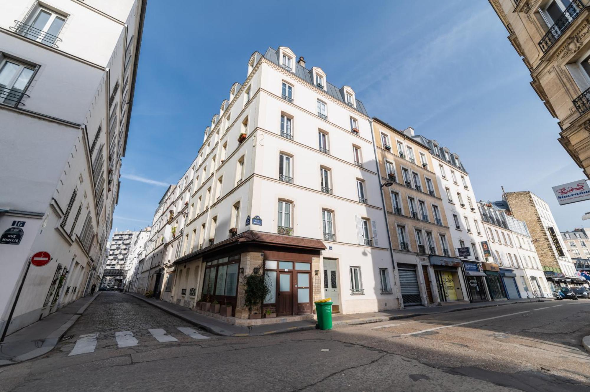 Studio Bien Equipe Proche De Toutes Commodites -2P Parigi Esterno foto